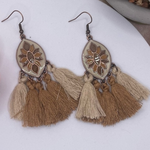 NEW!Bohemian Fringe Tassel Earrings - Picture 3 of 4